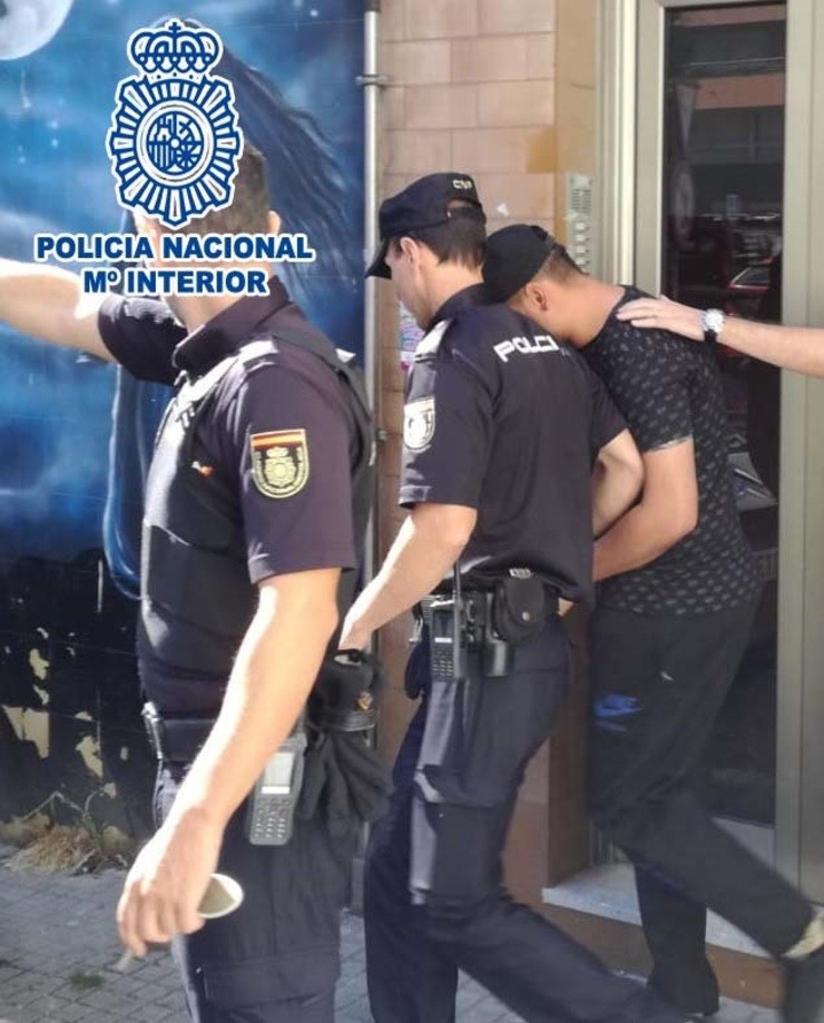 Desarticulan en Ferrol unha organización de trata de seres humanos. POLICÍA NACIONAL 