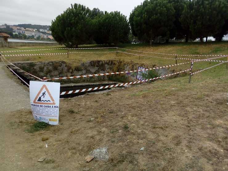 Embarcadoiro días despois sinalado pola veciñanza