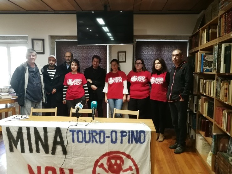 Integrantes da Plataforma contra a Mina de Touro / Europa Press