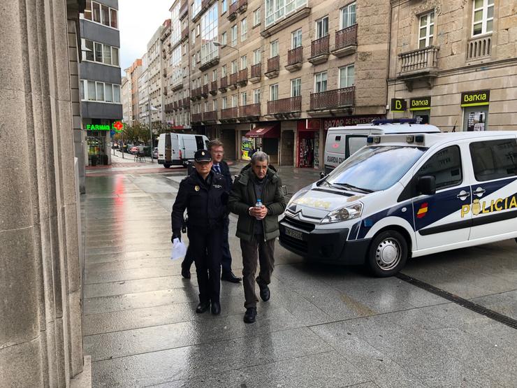 Miguel Rosendo entrando na Audiencia de Pontevedra. 