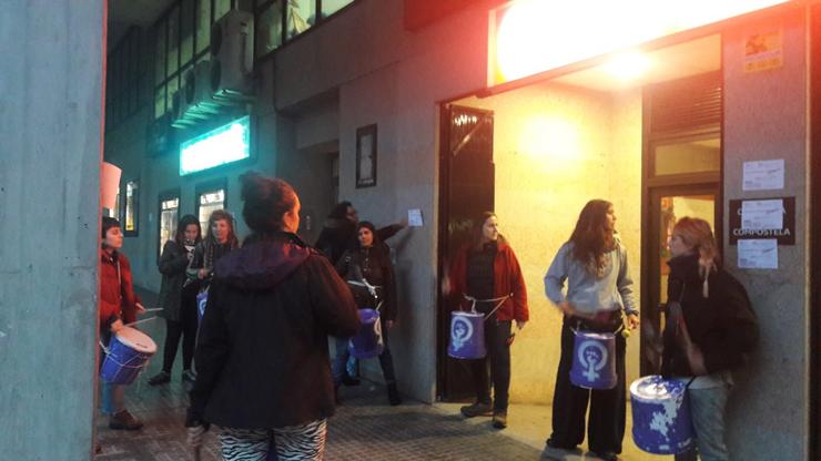 Protestas ás portas dos Cines Compostela 