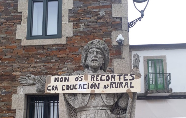 Protesta polos recortes en educación no CEIP Virxe da Luz de Portomarín / Cedida