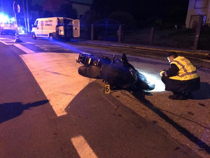 Axentes da Garda Civil nun accidente 
