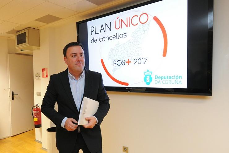 Valentín González Formoso presentación Plan Único. DIPUTACIÓN DE A CORUÑA 