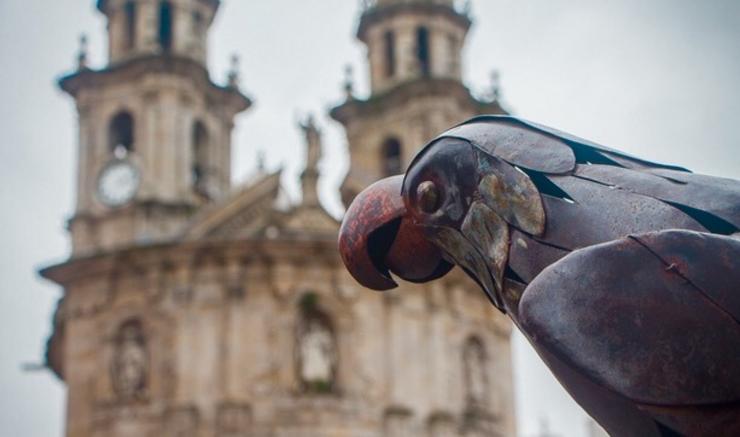 Figura do loro Rachivol, en Pontevedra /guiategalicia.com