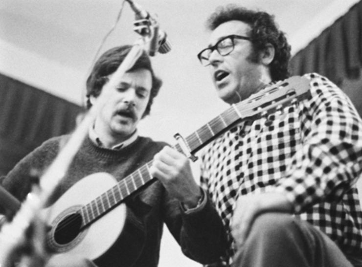 Testemuño da primeira xira por Galicia de Zeca Afonso (dereita), xunto co cantautaro galego Benedicto Garcia Villar, en 1972 / www.aja.pt.