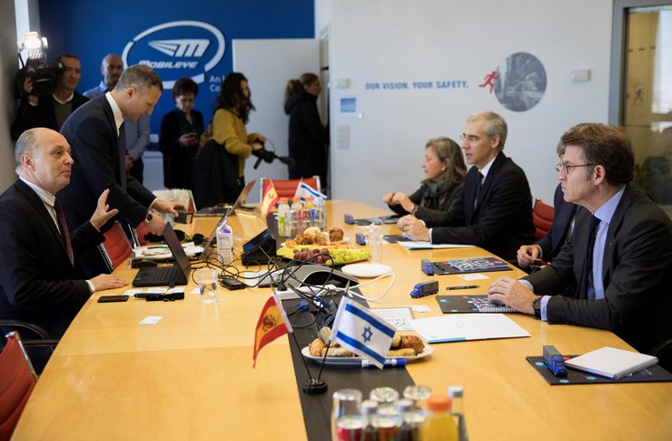 Alberto Núñez Feijóo, nunha reunión cos directivos da empresa de automoción israelí Mobileye 