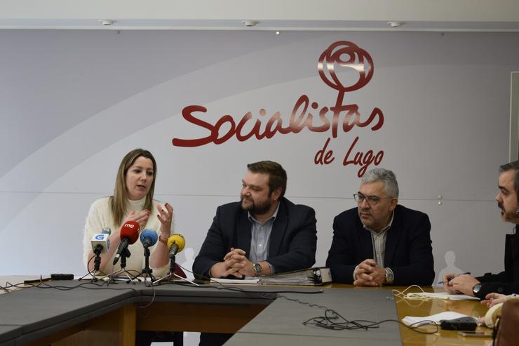 O Secretario Xeral do PSOE pola Provincia de Lugo, Álvaro Santos Ramos, a Presidenta da Executiva Provincial Socialista e Alcaldesa de Lugo, Lara Méndez López, e o Secretario de Sanidade, Miguel Fernández Méndez 