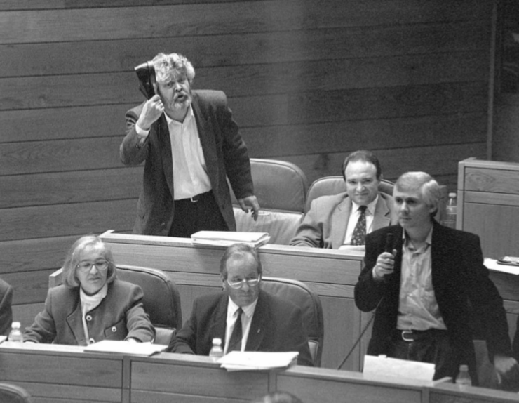 'Zapatazo' de Xosé Manuel Beiras en 1993, no Parlamento galego.