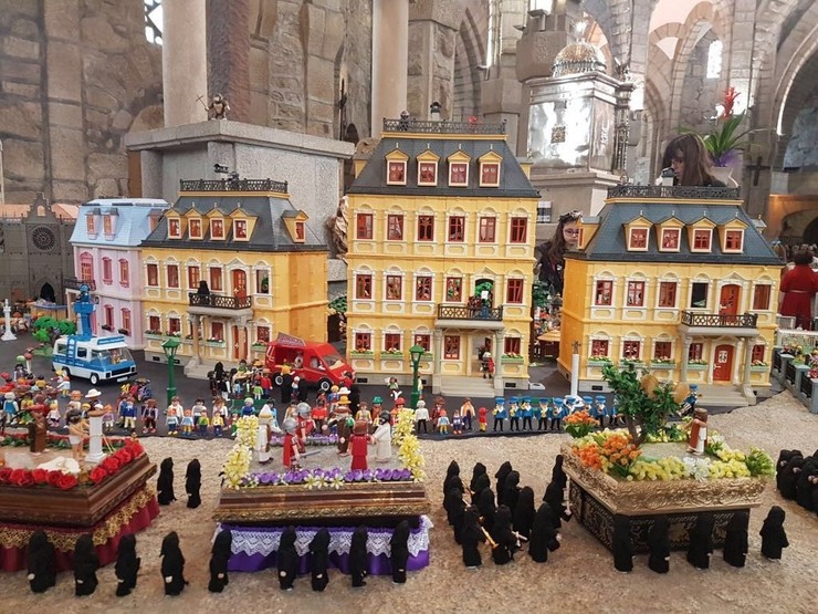 Muestra de 4.000 clicks de Playmobil que versionan La Pasión en O Carballiño 