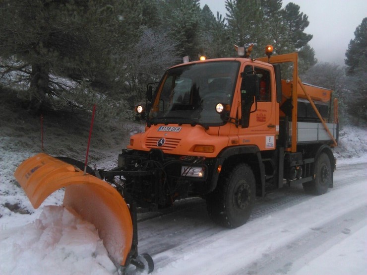 Máquina quitaneves./XUNTA, TEMPORAL, NEVE, SAL, ESTRADAS