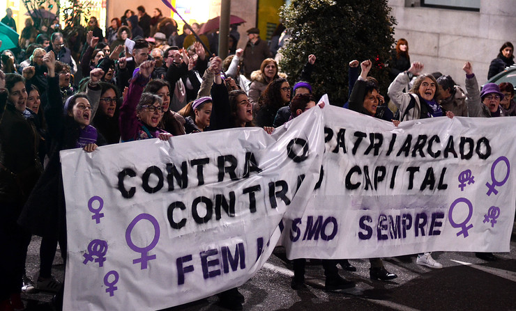 Masiva manifestación en Vigo na xornada de folga feminista do 8 de marzo, Día da Muller / Miguel Núñez.