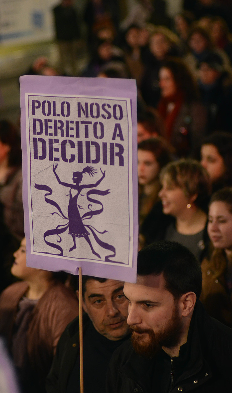 Masiva manifestación en Vigo na xornada de folga feminista do 8 de marzo, Día da Muller / Miguel Núñez.