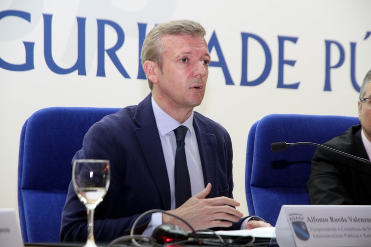 O vicepresidente da Xunta, Alfonso Rueda, nun acto na Estrada 
