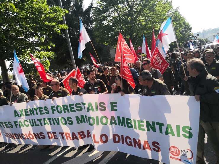 Axentes forestais e ambientais maniféstanse en Santiago / Europa Press
