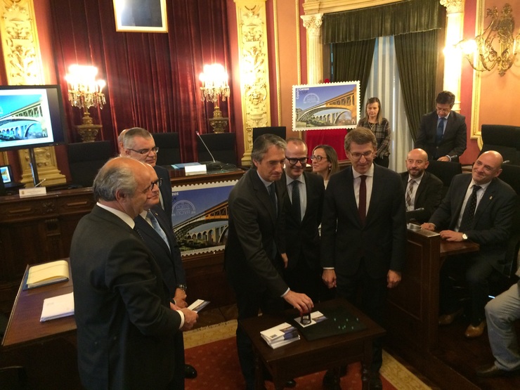 Acto do ministro de Fomento,  Íñigo de la Serna, Feijóo e Correos en Ourense 