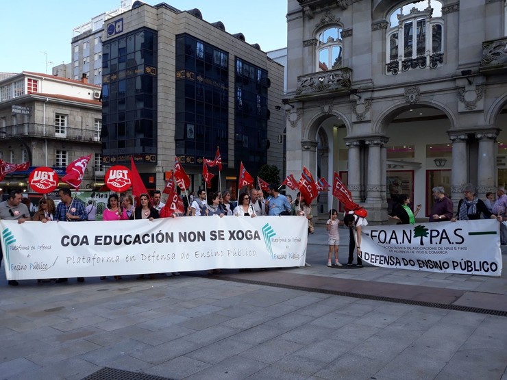 Profesionais da educación volven á rúa 