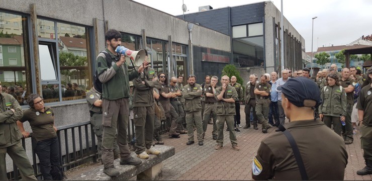 Asemblea na rúa de axentes medioambientais / UGT.