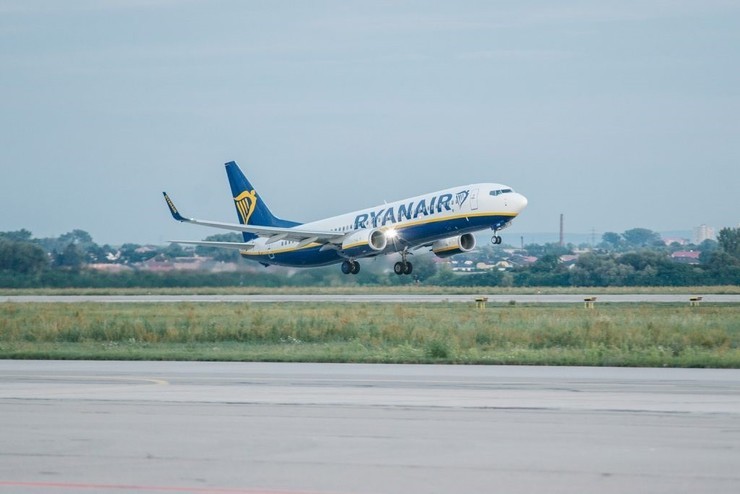 Avión de Ryanair. RYANAIR - Arquivo