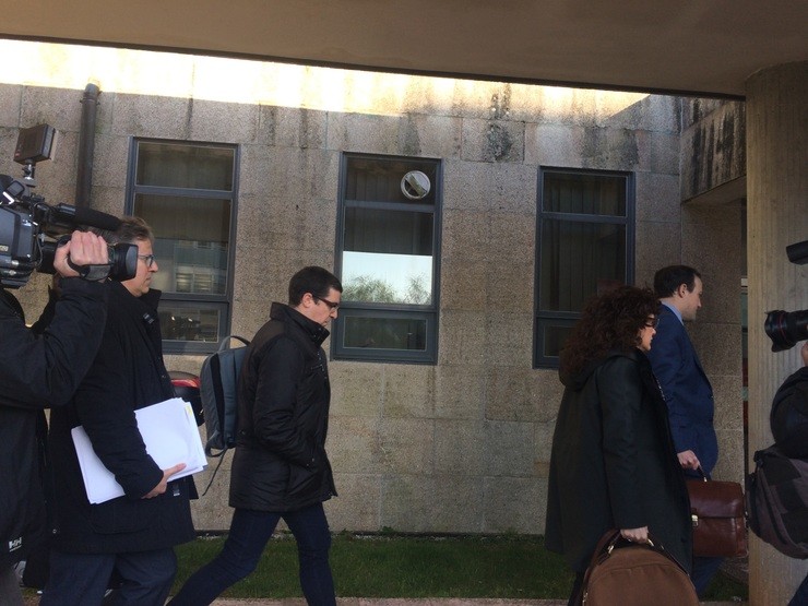 Chegada aos xulgados dos dous cargos do Sergas investigados pola hepatite C. Europa Press - Archivo