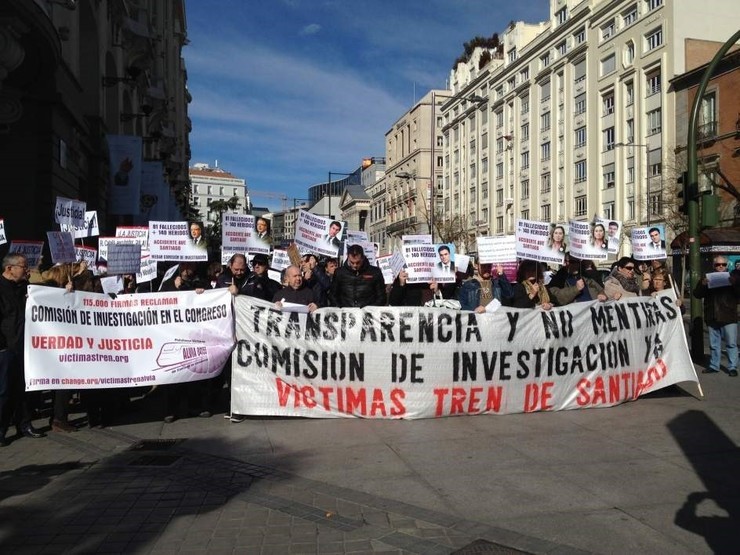 Protesta de las víctimas de Angrois. EUROPA PRESS - Archivo 