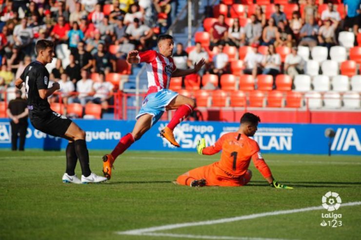 Cristian Herrera remata para marcar o 1-0. Foto de LaLiga.es