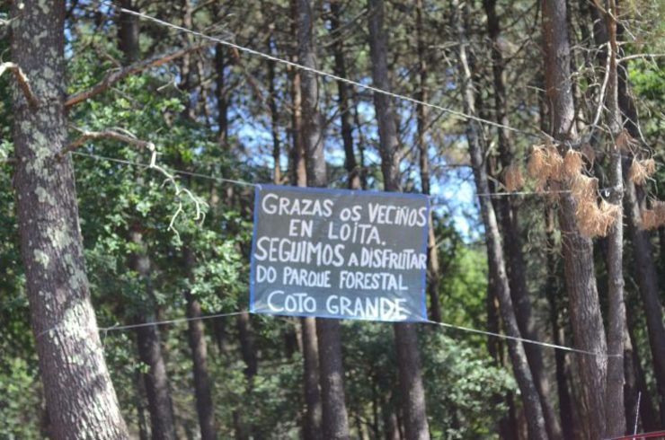 Pancarta reivindicativa en contra de Porto Cabral, en Vigo / Miguel Núñez - XdV