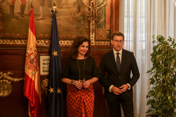 A ministra de Facenda, María Jesús Montero, reúnese co presidente da X. Ricardo Rubio - Europa Press