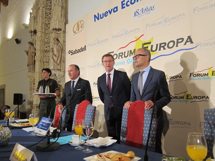Feijóo presenta a Jesús Vázquez nun almorzo informativo. Europa Press / Europa Press
