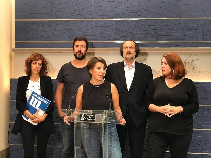 Yolanda Díaz, Alexandra Fernández, Antón Gómez Reino e outros deputados. EN MAREA - Archivo