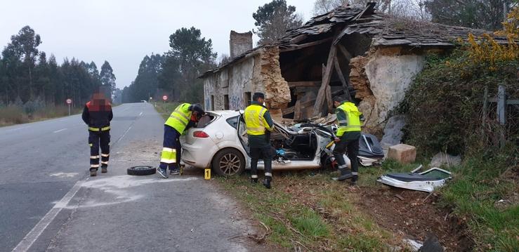 ACCIDENTE DE TRÁFICO MORTAL EN ARANGA (A Coruña).. GARDA CIVIL - Arquivo 