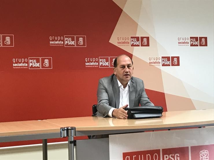 O portavoz parlamentario do PSdeG, Xoaquín Fernández Leiceaga, en rolda de prensa / Europa Press