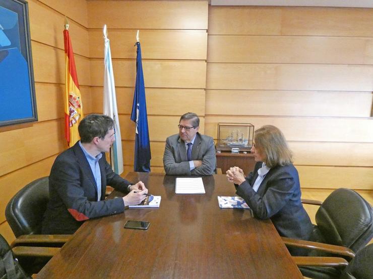 O candidato do PSOE ao Congreso, Pablo Arangüena, e a candidata ao Senado, Obdulia Taboadela, reúnense co reitor coruñés, Xullo Abalde. PSOE 