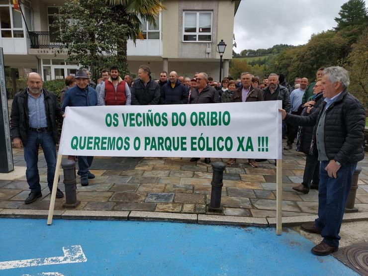 Veciños de Samos e Triacastela nunha manifestación en defensa do parque eólico do Monte Oribio. VECIÑOS DE MONTE ORIBIO / Europa Press