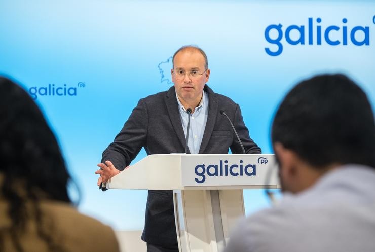 O secretario xeral do PP de Galicia, Miguel Tellado, en rolda de prensa.. PPDEG 