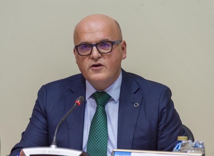 O presidente da Deputación de Ourense, Manuel Baltar, durante a comparecencia no Parlamento.. DEPUTACIÓN DE OURENSE