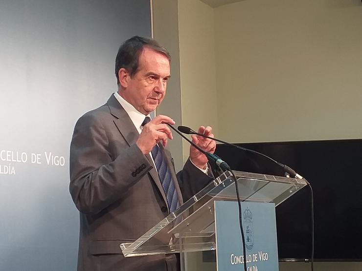 Abel Caballero durante a rolda de prensa deste martes. / Europa Press