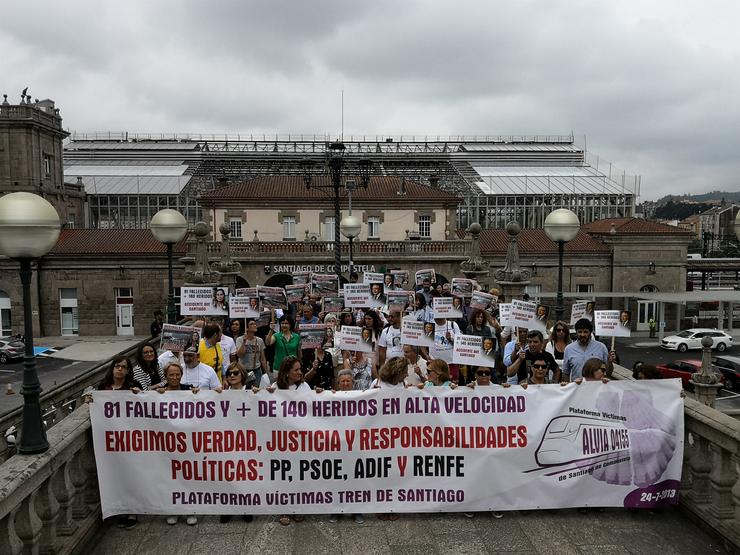 Vítimas de Angrois maniféstanse no quinto aniversario da traxedia. EUROPA PRESS - Arquivo 