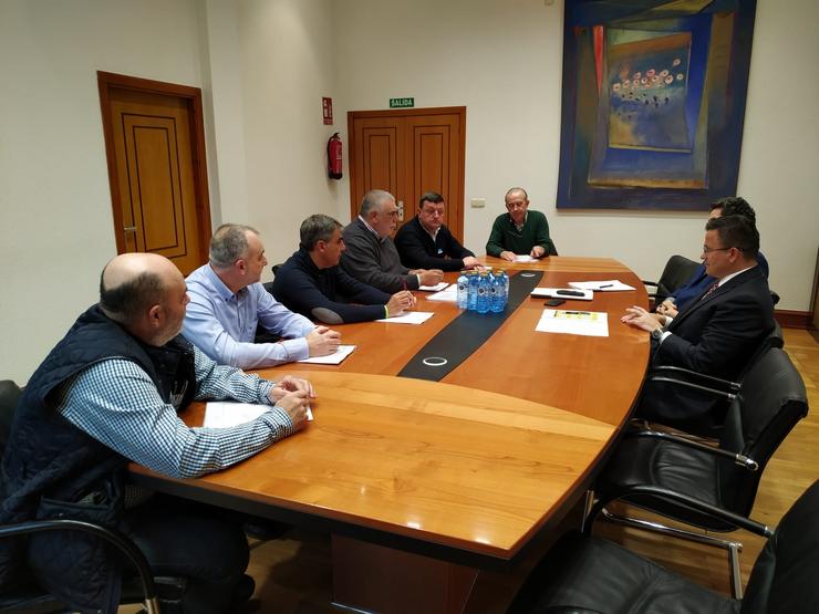Reunión da Federación Galega de Caza e o conselleiro de Medio Rural, José González. XUNTA / Europa Press