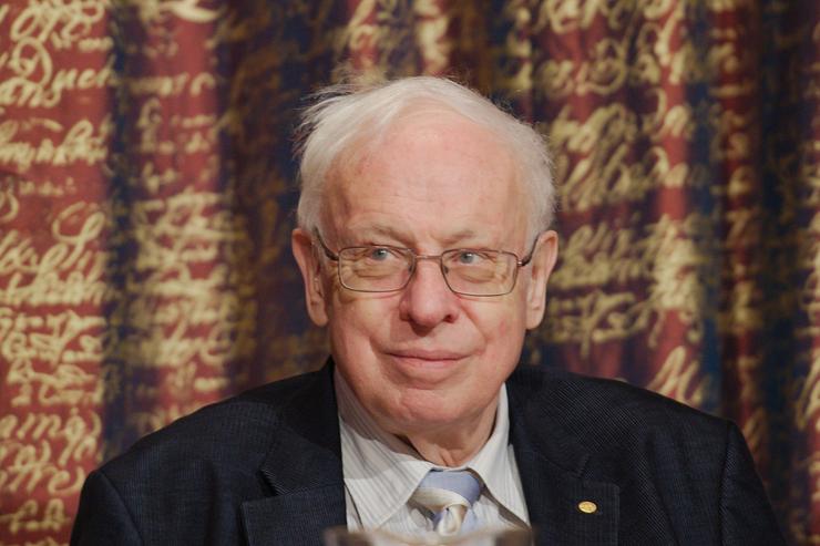 O Premio Nobel de Química Tomas Lindahl / Holger Motzkau en Wikipedia.