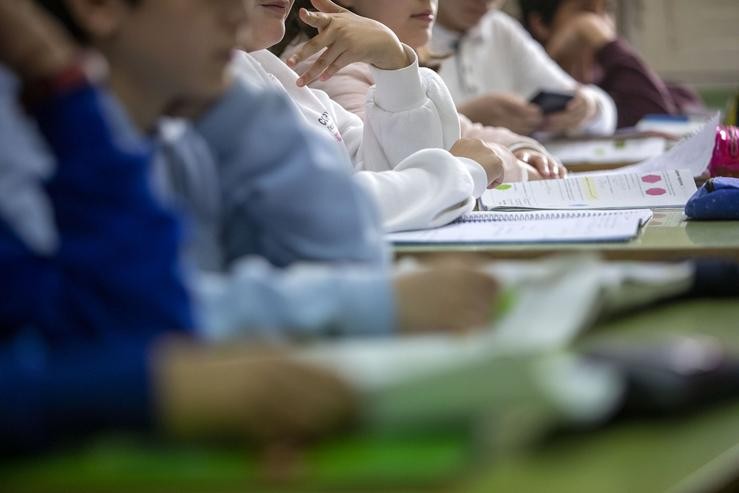 Alumnos nunha escola - Arquivo