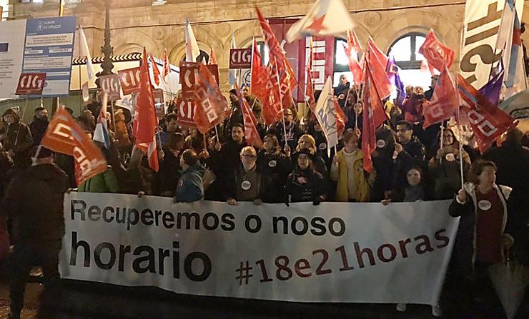 O profesorado galego toma as rúas para esixir a redución do horario lectivo 