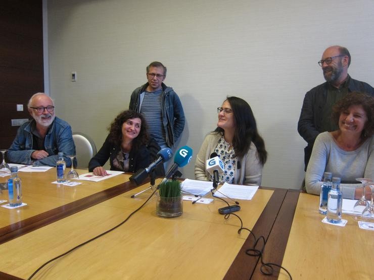 A coordinadora de Cerna, con Paula Vázquez Verao e Mario López Rico / Europa Press
