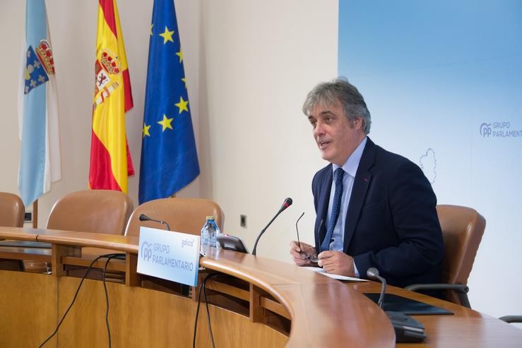 O portavoz parlamentario do PPdeG, Pedro Puy, en rolda de prensa. PPDEG 