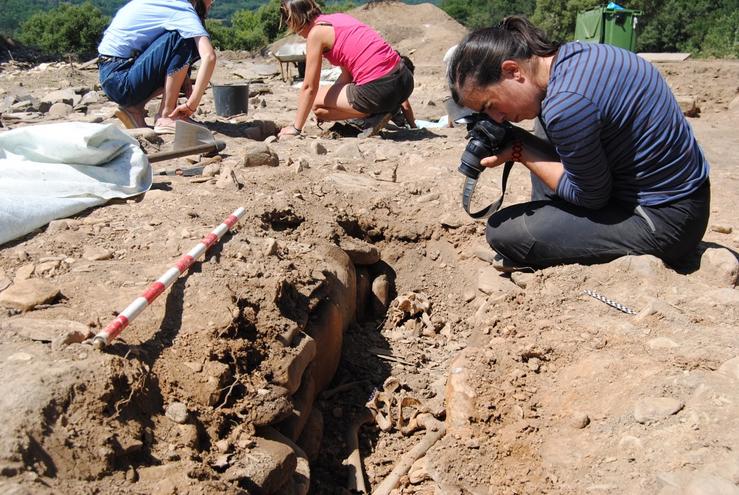 Escavación na Pobra do Brollón. REMITIDA - Arquivo / Europa Press