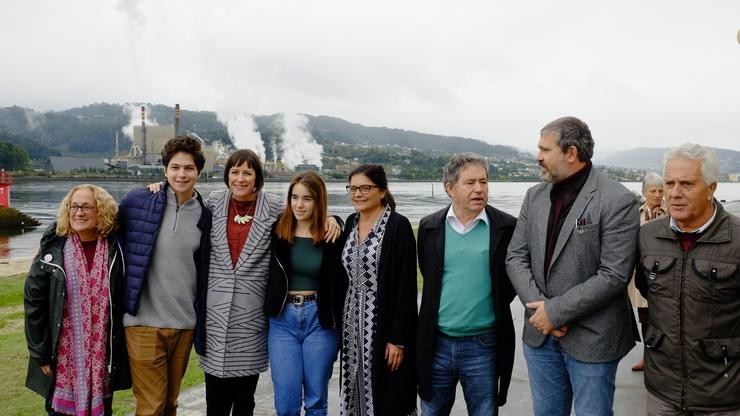 A líder do BNG, Ana Pontón, nun acto de campaña xunto cos alcaldes de Poio (Luciano Sobral) e Pontevedra (Miguel Anxo Fernández Lores), ademais da cabeza de lista ao Congreso por Pontevedra, Carme dá Silva. BNG 
