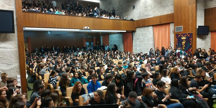 Asemblea de alumnos de Medicina en Santiago 