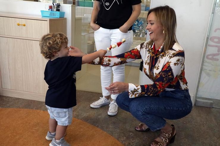 A conselleira de Política Social, Fabiola García, visita unha escola infantil.. XUNTA - Arquivo 