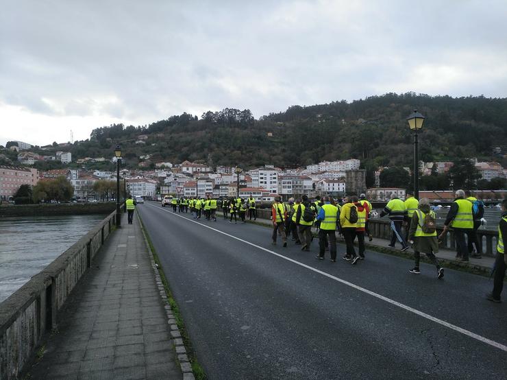 A marcha a pé que reclama unha transición xusta completan a segunda etapa entre A Capela e Miño (A Coruña).. CEDIDA/EUROPA PRESS / Europa Press