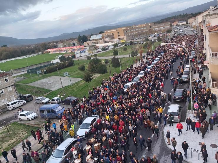 Manifestación en contra do peche do paritorio no Hospital comarcal de Verín